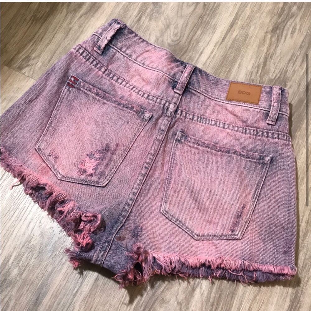 BDG DREE HIGH RISE CHEEKY SHORTS - Picture 4 of 4